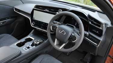 Lexus RZ - интерьер